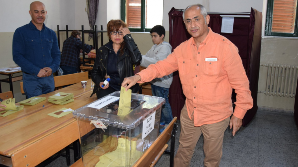 Turkish lawmaker for the Republican People's Party (CHP), Musa Cam casts his vote in Izmir. April 16, 2017.