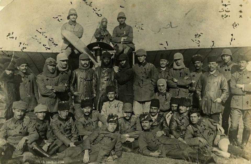 Ahmet Ali Celikten (in the middle) during World War I with other Ottoman pilots.