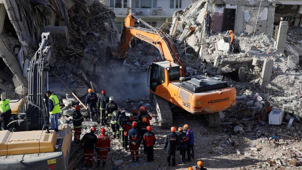 Search and rescue personnel work at the site of a collapsed building, after an earthquake in Elazig, Turkey, January 27, 2020.
