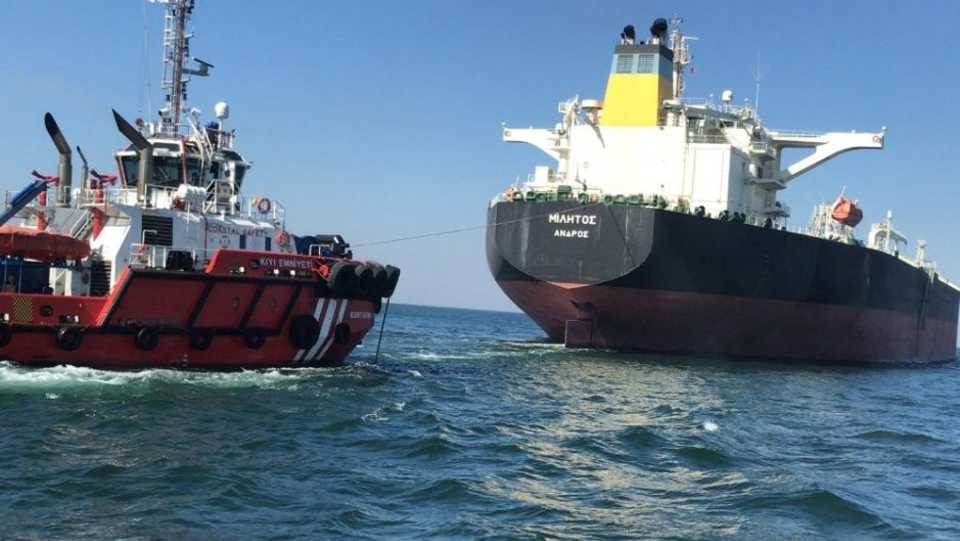 Crude oil tanker M/T Militos was taken under control by tugs, turned around and towed back to Marmara sea after it suffered an engine failure in southern Bosphorus, on April 12 [talasexpresshaber.com]