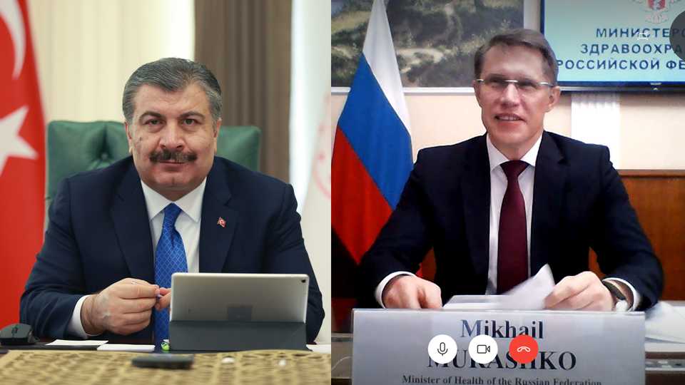 Turkish Health Minister Fahrettin Koca (L) held a video conference meeting with his Russian counterpart Mikhail Murashko on June 2, 2020.