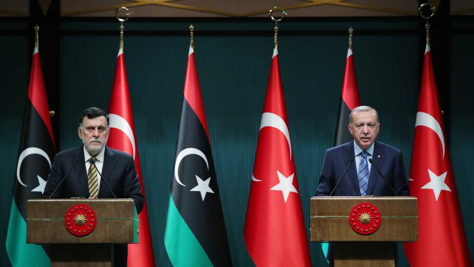 Turkish President Recep Tayyip Erdogan (R) and Libyan Prime Minister Fayez al Sarraj (L) hold a joint press conference at Presidential Complex in Ankara, Turkey on June 4, 2020.