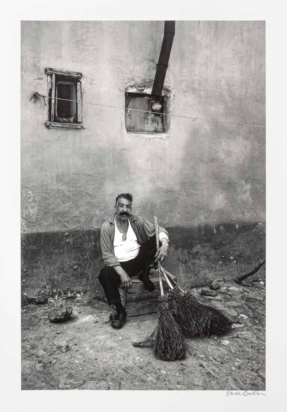 “The chief garbage man in Ayvansaray Roma neighbourhood,” 1969.