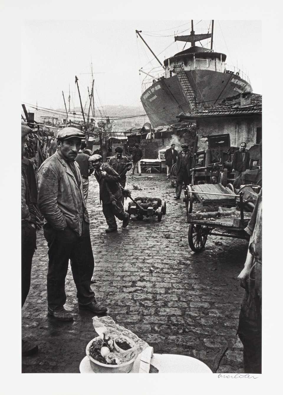 “A ship and workers at the caulking yard in Karakoy”, 1957.