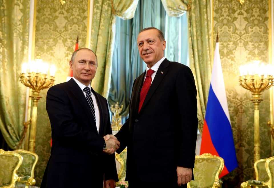 Russian President Vladimir Putin with Turkish President Recep Tayyip Erdoğan. File photo 
