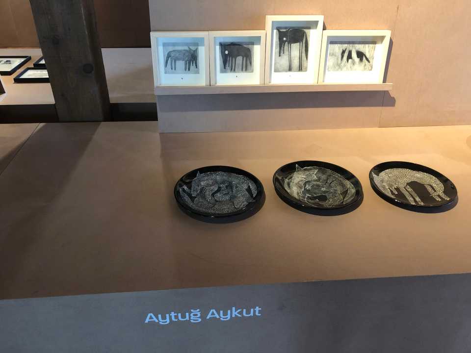 Aytug Aykut has produced drawings and pottery based on the saying ‘Homo homini lupus est’, a Latin proverb meaning ‘A man is a wolf to another man’.
