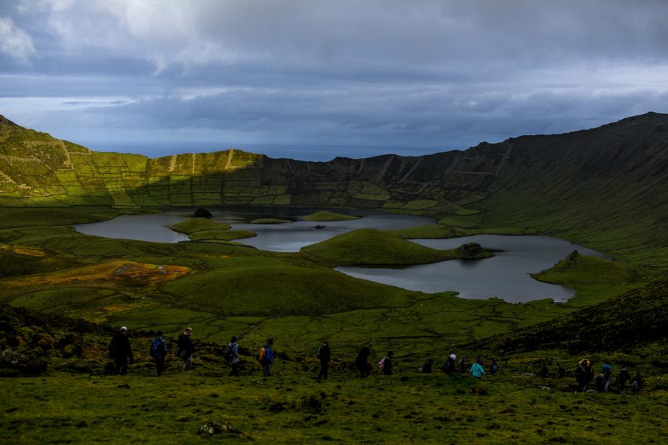 A imagem mostra o Vale Caldrow no Corvo, uma ilha do arquipélago dos Açores a 12 de março de 2022.
