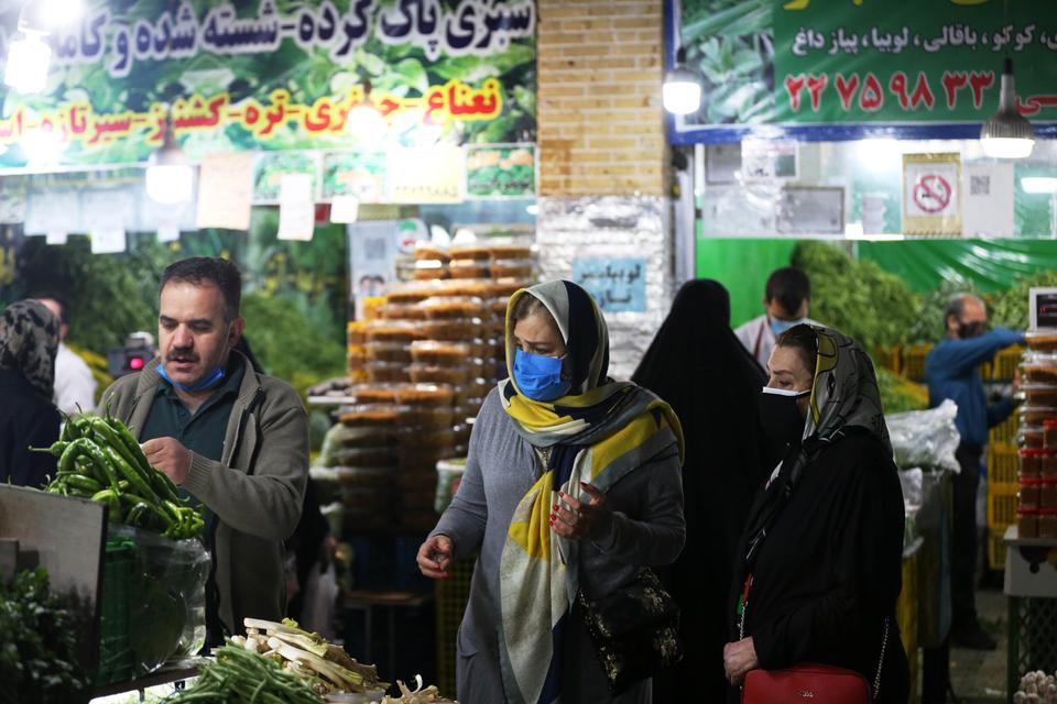 Iranians prepare for Ramadan preparations in difficult conditions due to the economic crisis caused by the US sanctions and the coronavirus pandemic, in Tecris Bazaar in Tehran, on April 12, 2021.