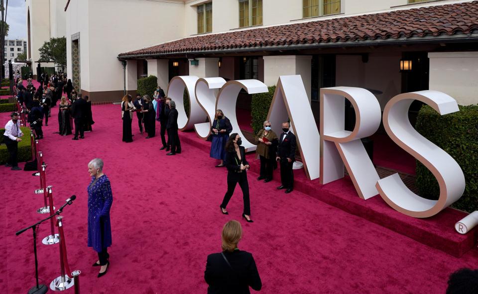 Oscars get under way as 'Nomadland' seeks big prize