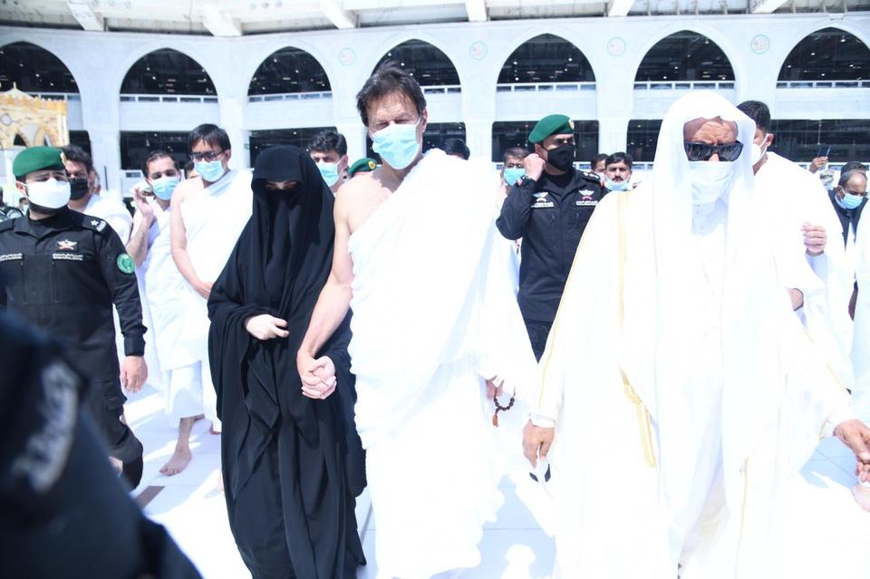 Prime Minister Imran Khan,  along with his wife Bushra Bibi, performed the blessings of Umrah.