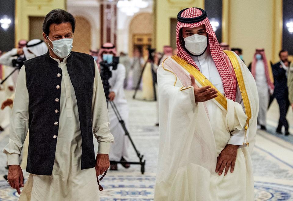 Saudi Crown Prince Mohammed bin Salman (R), welcoming Pakistan's Prime Minister Imran Khan, in Saudi Arabia's Red Sea city of Jeddah. Saudi Arabia and Pakistan signed agreement to improve ties, after months of strained relations over the disputed region of Kashmir.