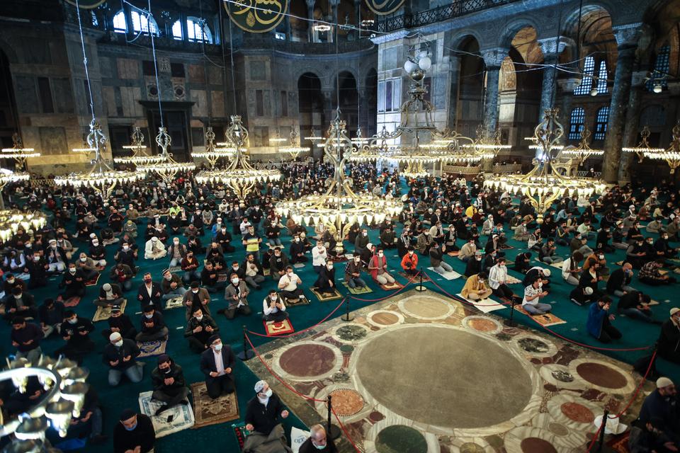 Worshippers gather at the Hagia Sophia Grand Mosque for Eid al Fitr prayers for the first time in 87 years.