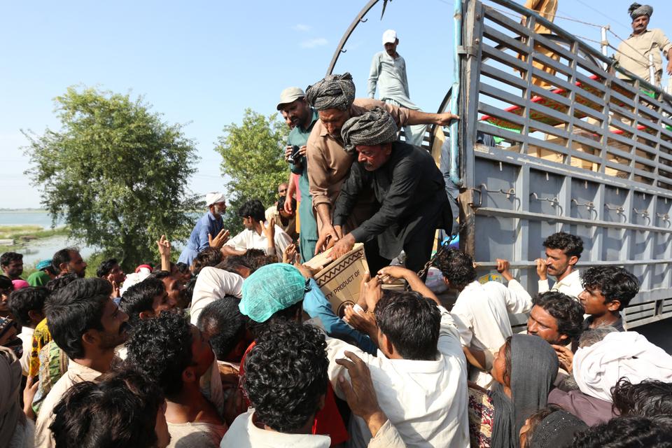 Experts fear a widespread migration within Pakistan due to the destruction of agricultural lands and businesses by the latest floods.