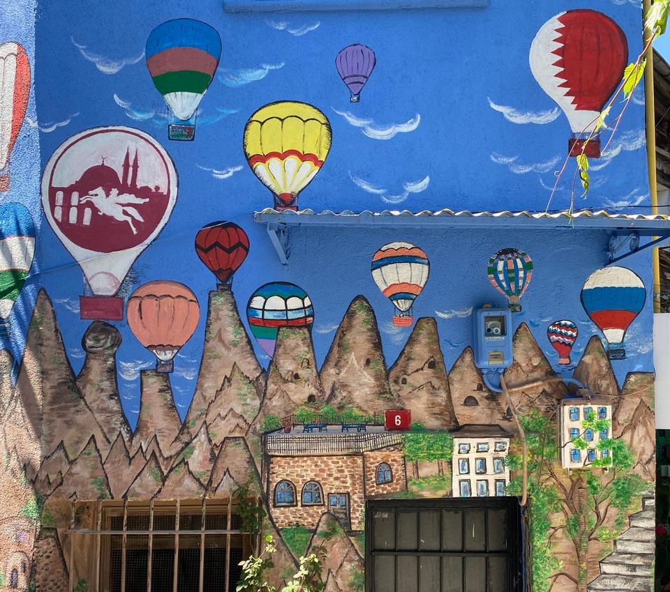 Mahsuma has also painted Cappadocia, and plans to paint Türkiye's other landmarks outside of Istanbul in the future.