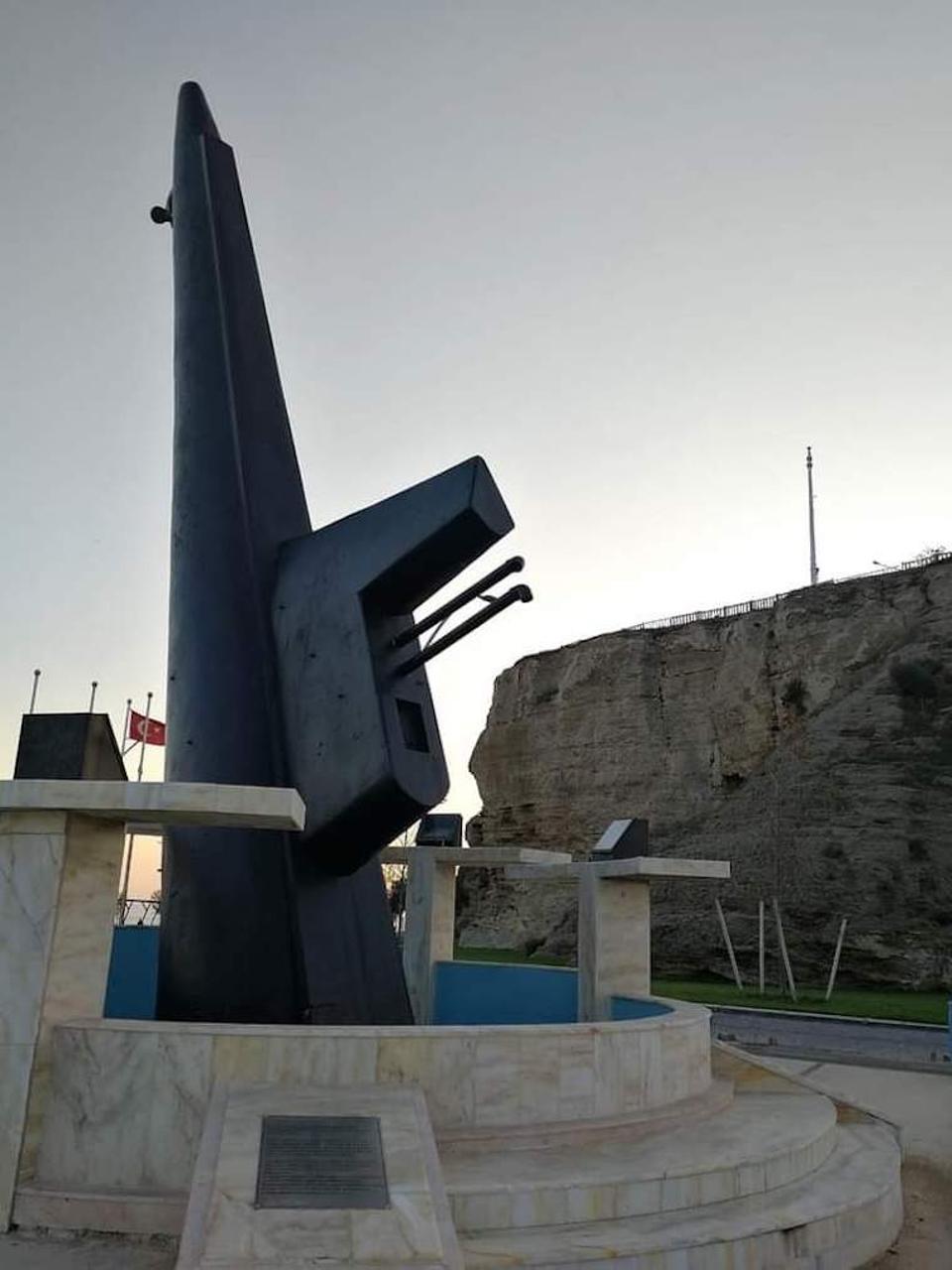 This memorial in Türkiye's Sakarya province is dedicated to the 81 victims of Dumlupinar submarine.