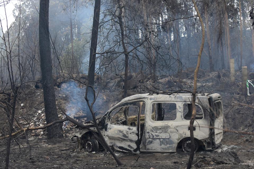 Wildfires kill at least 39 in Portugal and Spain
