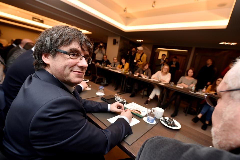 Carles Puigdemont had been visiting Finland since Thursday, but slipped out of the Nordic country before Finnish police could detain him. (March 14, 2018)
