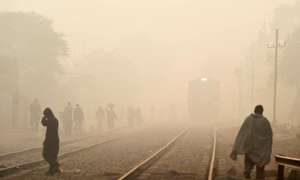 High level of fine particulate matter in the air has caused almost 60.000 deaths in Pakistan just in 2015