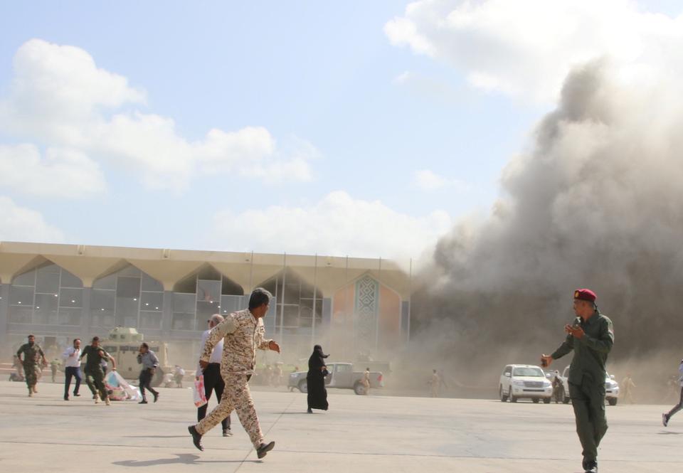 Deadly blast hits Yemen's Aden airport as plane carrying new Cabinet lands